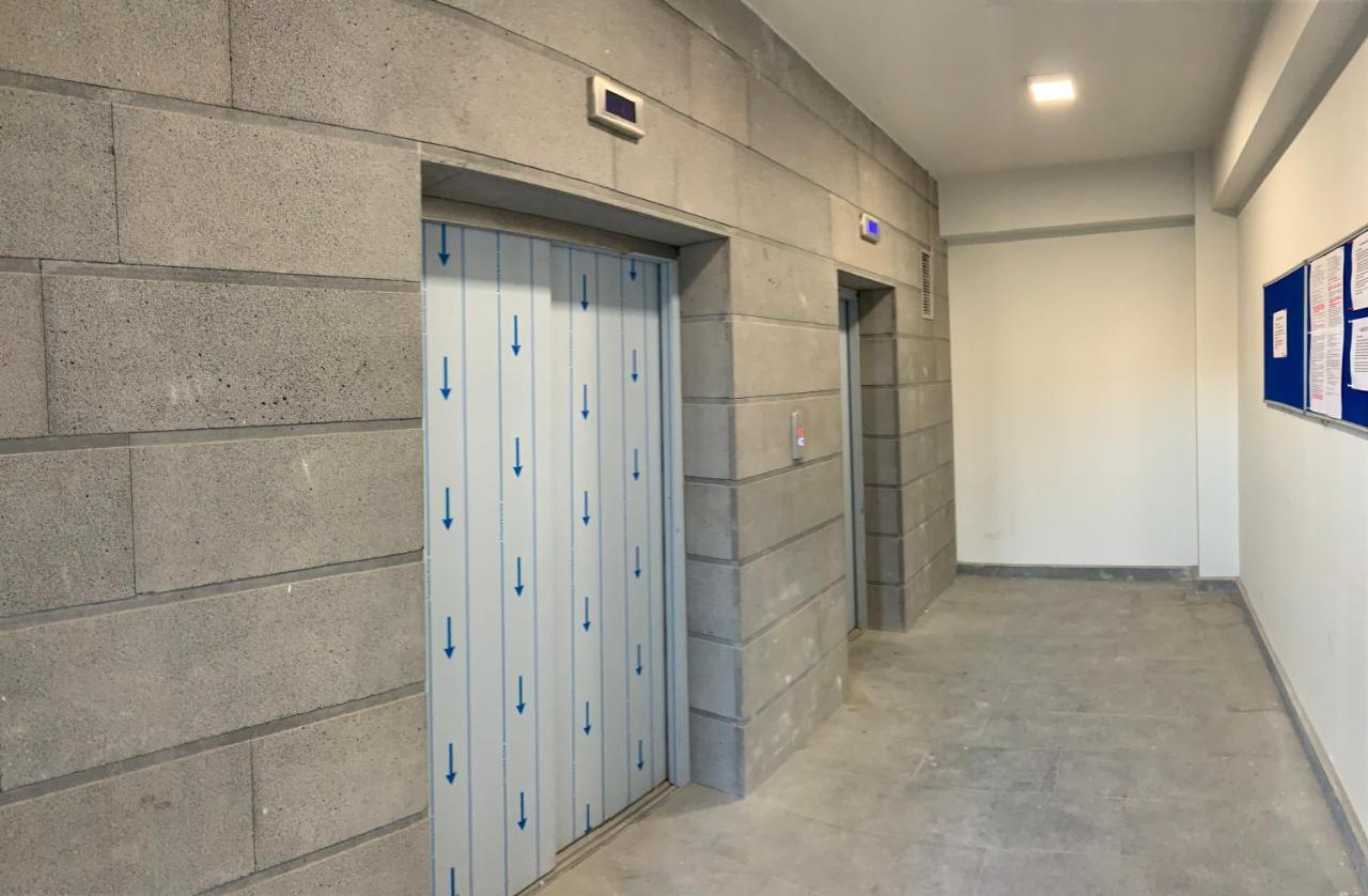 City Central Apartment Yerevan Bagian luar foto