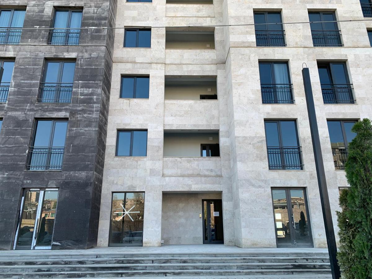City Central Apartment Yerevan Bagian luar foto