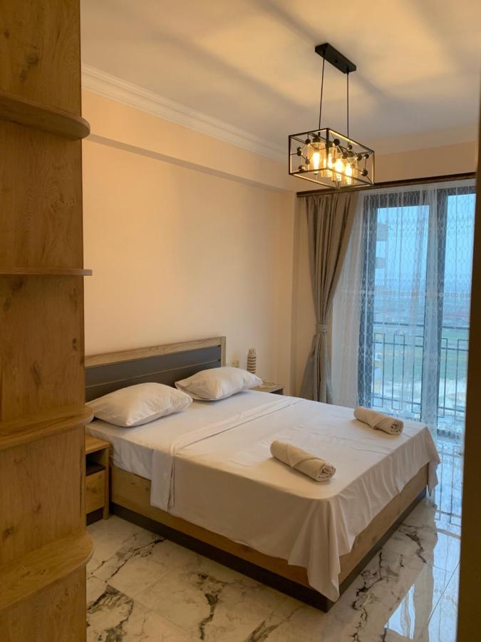 City Central Apartment Yerevan Bagian luar foto