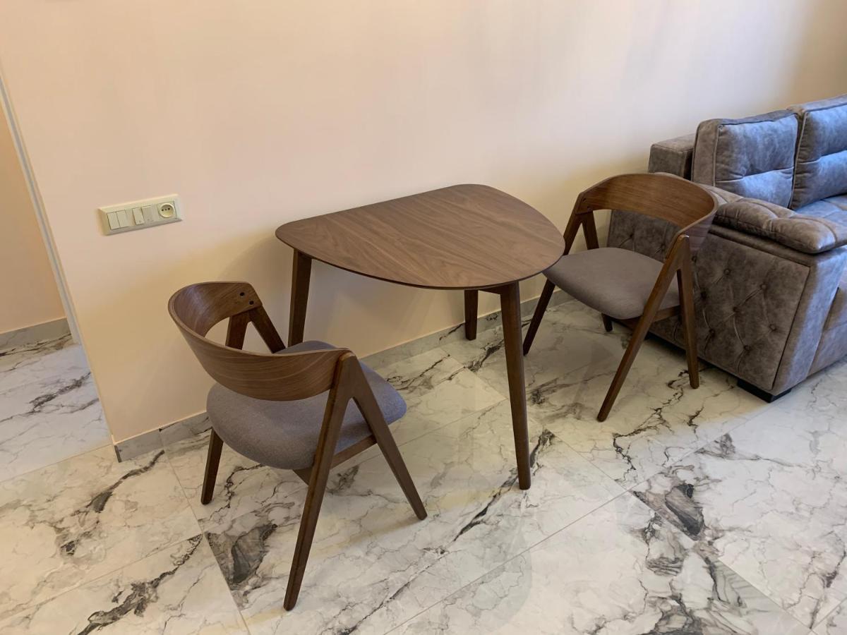 City Central Apartment Yerevan Bagian luar foto