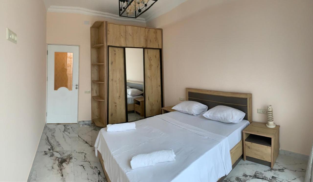 City Central Apartment Yerevan Bagian luar foto